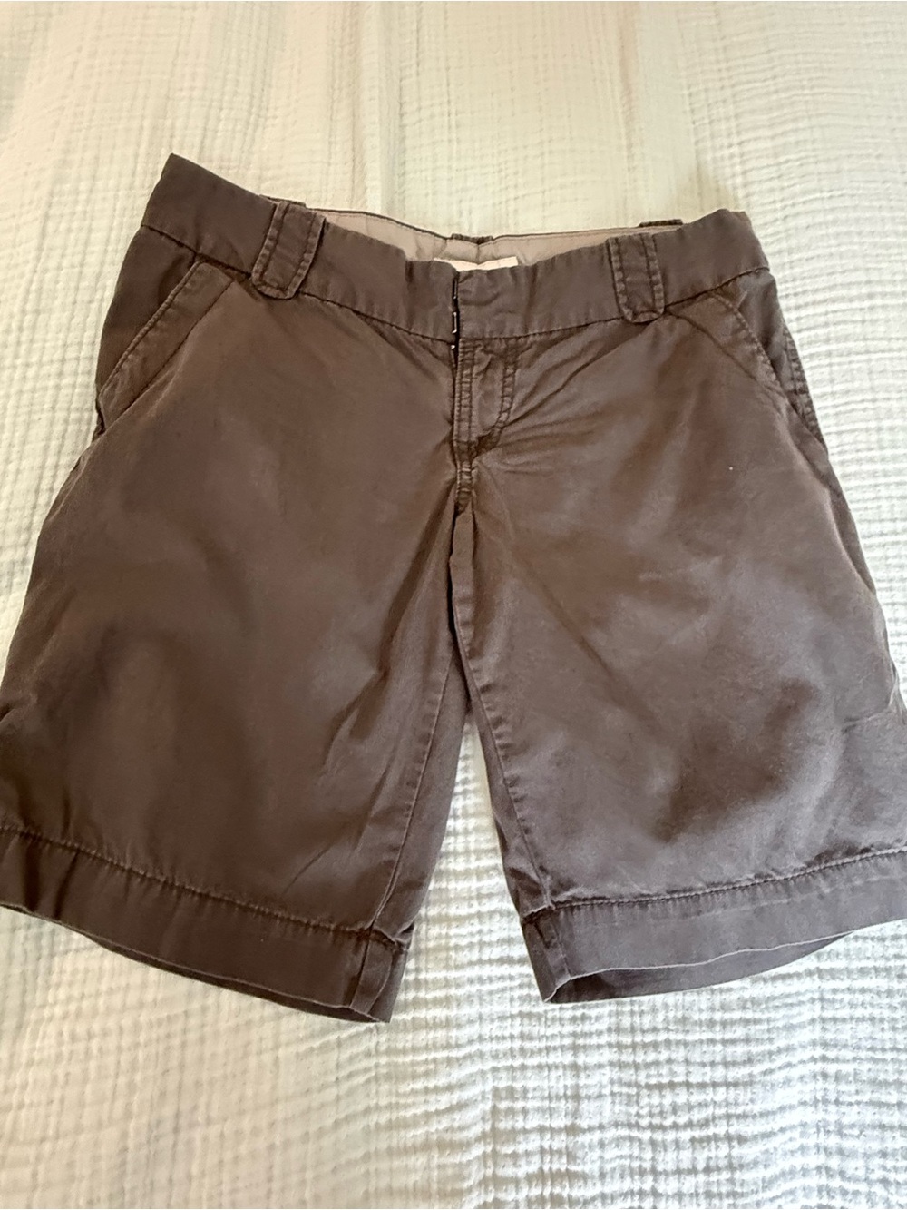 Old Navy Women’s Chino Shorts- EUC